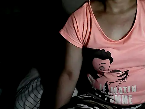 yoursPinayMama1682 online show from September 18, 2025, 2:41 pm