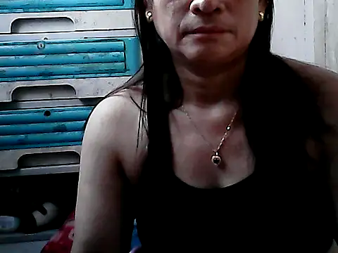 yoursPinayMama1682 online show from October 6, 2025, 11:13 pm