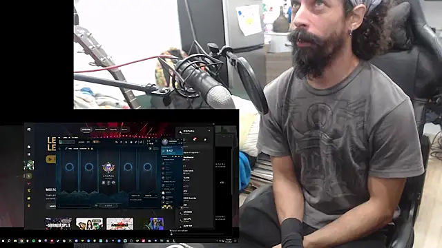 Snapshot of Stringin69 chatting on June 18, 2026, 11:03 am Stringin69 online show from June 18, 2026, 11:03 am