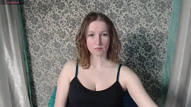 Snapshot of LesanaMagic chatting on December 22, 2024, 7:52 pm LesanaMagic online show from December 22, 2024, 7:52 pm