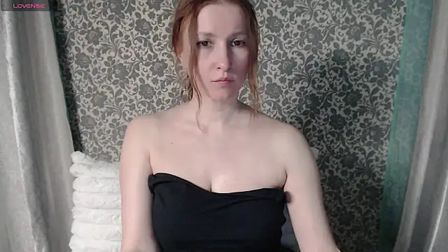 Snapshot of LesanaMagic chatting on February 13, 2025, 10:33 pm LesanaMagic online show from February 13, 2025, 10:33 pm