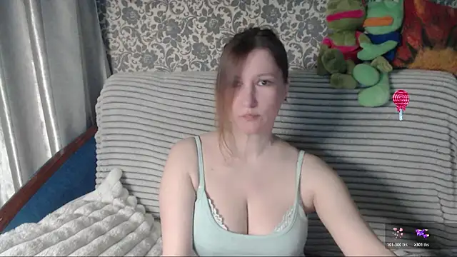 LesanaMagic online show from May 14, 2026, 3:35 am