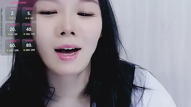 Txm123321 online show from April 11, 2026, 1:15 pm