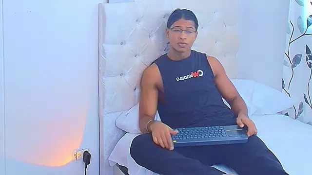 Snapshot of cassian_gold chatting on June 22, 2026, 6:38 pm cassian gold online show from June 22, 2026, 6:38 pm