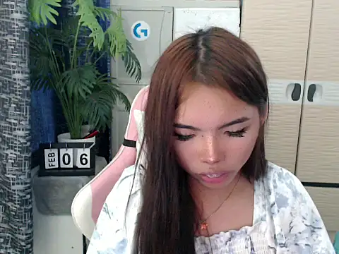 Snapshot of cutie_milker chatting on February 6, 2026, 9:45 am cutie milker online show from February 6, 2026, 9:45 am