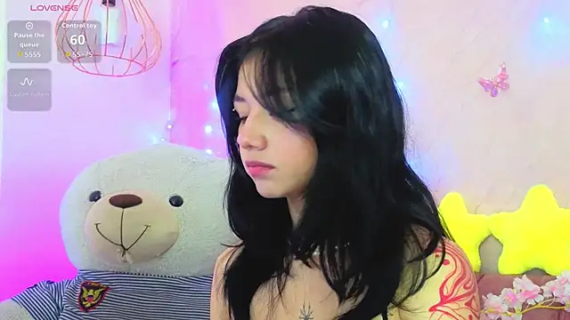 Snapshot of april_bennett chatting on April 27, 2026, 1:09 pm april bennett online show from April 27, 2026, 1:09 pm