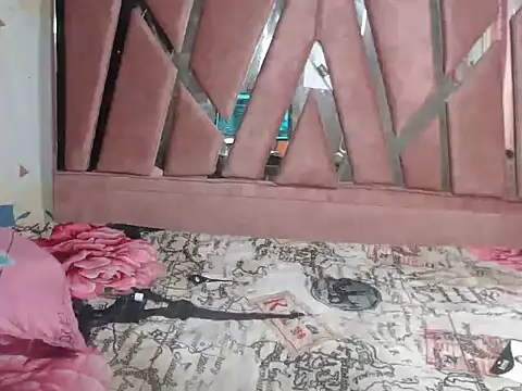 Snapshot of amijacobs chatting on April 4, 2026, 7:28 am amijacobs online show from April 4, 2026, 7:28 am