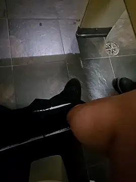 maxelbueno online show from September 30, 2025, 9:53 pm