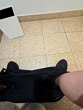 maxelbueno online show from October 6, 2025, 7:55 pm