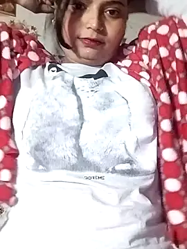 Snapshot of Hot-Pooja25 chatting on February 8, 2026, 12:58 am Hot-Pooja25 online show from February 8, 2026, 12:58 am