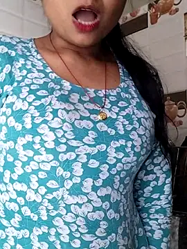 Snapshot of Hot-Pooja25 chatting on February 9, 2026, 2:26 am Hot-Pooja25 online show from February 9, 2026, 2:26 am