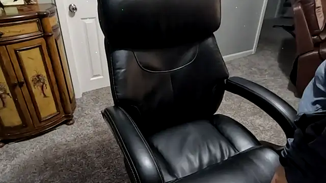 Snapshot of Mickelangello75 chatting on September 25, 2025, 3:27 pm Mickelangello75 online show from September 25, 2025, 3:27 pm