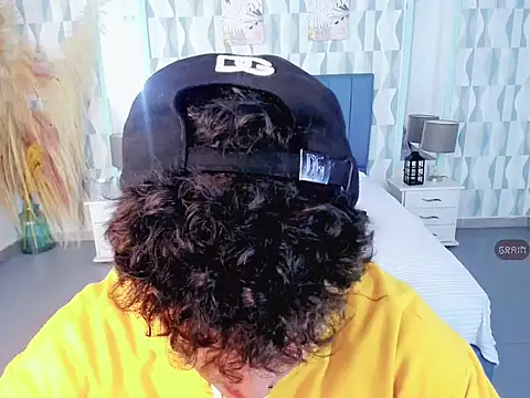 Axel savage online show from November 2, 2025, 3:42 am