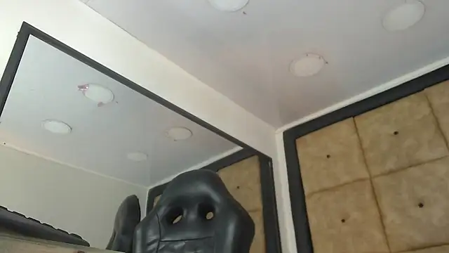 Snapshot of BrindyMichell chatting on September 22, 2025, 7:38 pm BrindyMichell online show from September 22, 2025, 7:38 pm