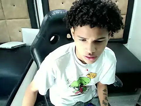 Snapshot of BrindyMichell chatting on October 16, 2025, 7:26 pm BrindyMichell online show from October 16, 2025, 7:26 pm