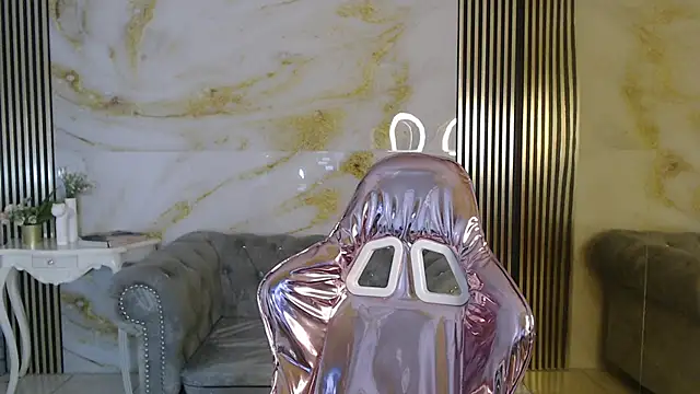 catalina5 s online show from February 5, 2026, 1:05 pm