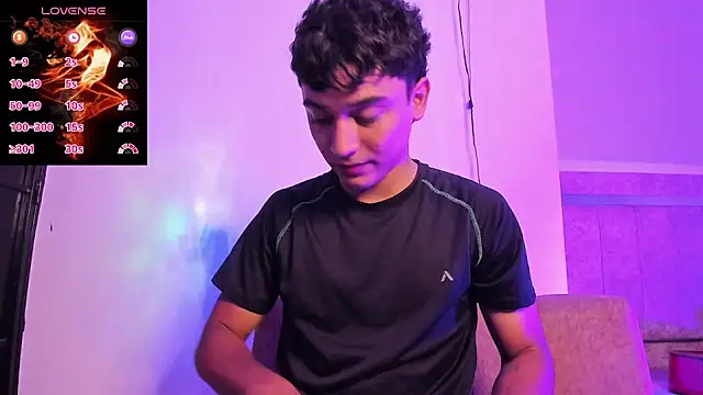 Austin Cardieff  online show from September 16, 2025, 4:13 am