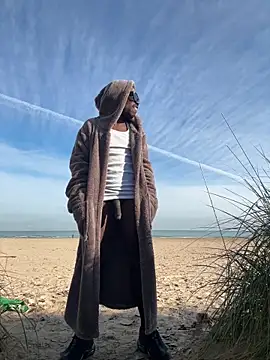 Snapshot of toy-boyluv chatting on November 22, 2025, 3:33 pm toy-boyluv online show from November 22, 2025, 3:33 pm