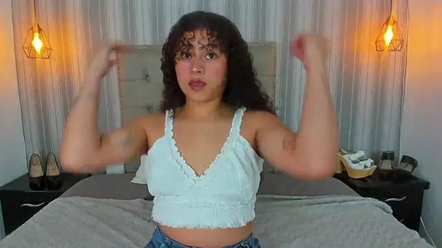 Snapshot of Sofiapassionne chatting on May 3, 2026, 1:50 pm Sofiapassionne online show from May 3, 2026, 1:50 pm
