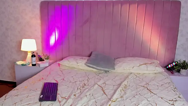 RobinBennett online show from October 2, 2025, 4:47 pm