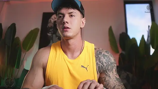 Snapshot of Thomas_Falcon chatting on November 29, 2025, 10:24 pm Thomas Falcon online show from November 29, 2025, 10:24 pm