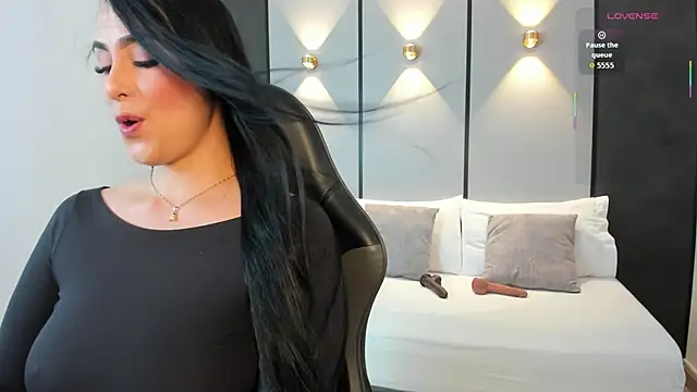 ashly moonn online show from June 25, 2026, 12:31 pm