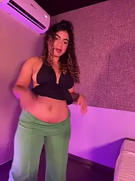 Snapshot of Salomeferreira_ chatting on September 19, 2025, 4:51 pm Salomeferreira online show from September 19, 2025, 4:51 pm