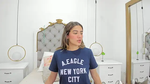 Skylerwhite02 online show from March 18, 2026, 3:42 am