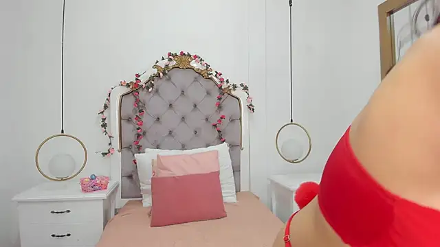 Skylerwhite02 online show from March 29, 2026, 3:39 am