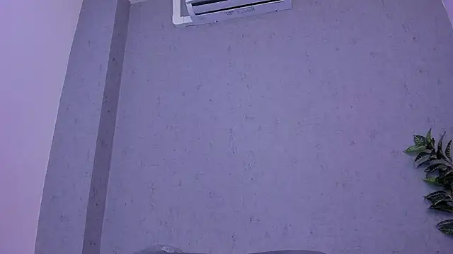 Snapshot of kissme_luna chatting on February 7, 2026, 7:28 pm kissme luna online show from February 7, 2026, 7:28 pm