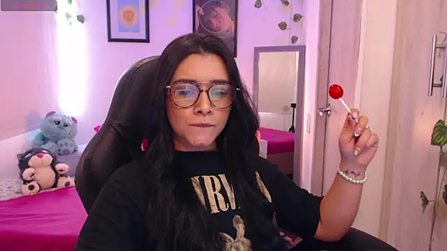 Snapshot of MarilynWhite_ chatting on October 7, 2025, 7:00 pm MarilynWhite online show from October 7, 2025, 7:00 pm