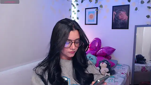 Snapshot of MarilynWhite_ chatting on October 10, 2025, 6:29 pm MarilynWhite online show from October 10, 2025, 6:29 pm