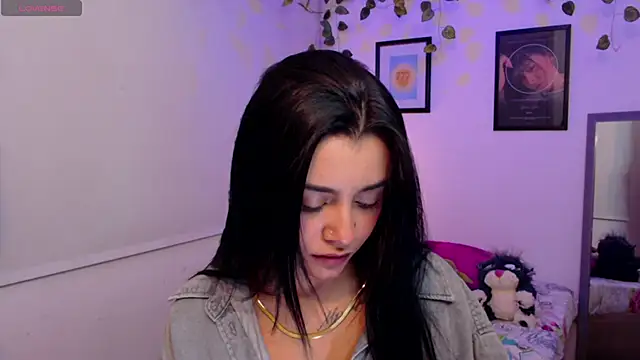 Snapshot of MarilynWhite_ chatting on October 13, 2025, 7:41 am MarilynWhite online show from October 13, 2025, 7:41 am