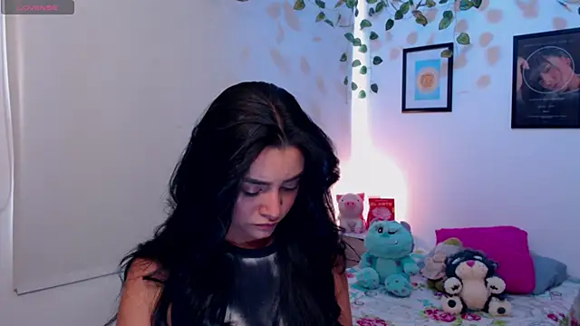 Snapshot of MarilynWhite_ chatting on October 14, 2025, 5:58 pm MarilynWhite online show from October 14, 2025, 5:58 pm