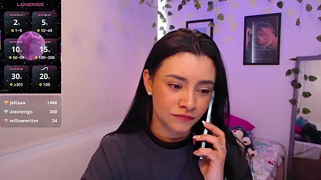 Snapshot of MarilynWhite_ chatting on October 17, 2025, 5:04 pm MarilynWhite online show from October 17, 2025, 5:04 pm