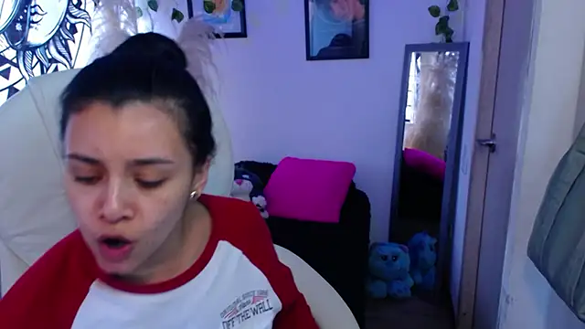 Snapshot of MarilynWhite_ chatting on November 11, 2025, 3:12 pm MarilynWhite online show from November 11, 2025, 3:12 pm