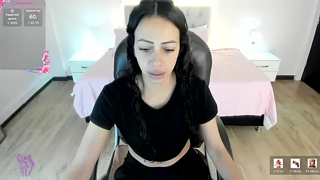 Mariam Lopez   online show from April 18, 2026, 3:32 am