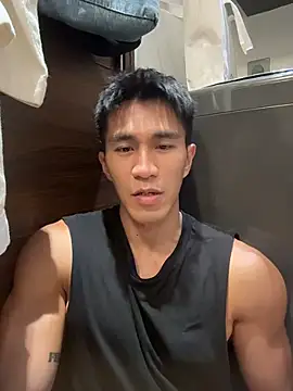 Snapshot of gooodboiii chatting on April 28, 2026, 4:01 pm gooodboiii online show from April 28, 2026, 4:01 pm