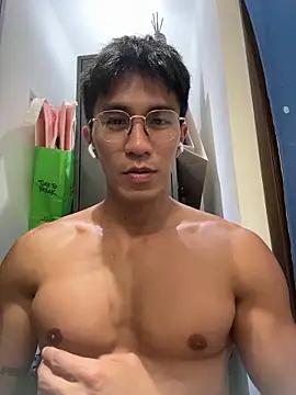 Snapshot of gooodboiii chatting on May 4, 2026, 4:14 pm gooodboiii online show from May 4, 2026, 4:14 pm