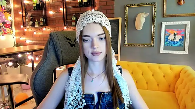 FlexyFox online show from September 17, 2025, 8:38 am