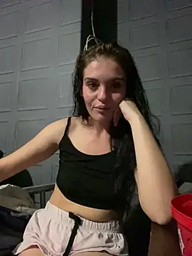 Camwithchlox online show from September 10, 2025, 7:58 pm