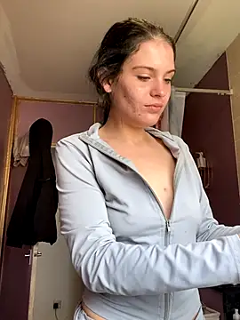 Camwithchlox online show from September 23, 2025, 1:47 pm