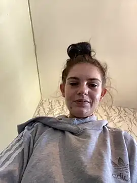 Camwithchlox online show from November 1, 2025, 11:56 am