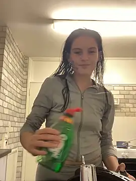 Camwithchlox online show from November 13, 2025, 8:19 pm