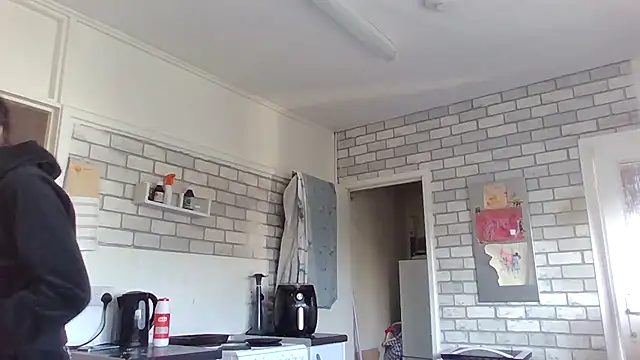 Camwithchlox online show from November 17, 2025, 12:55 pm