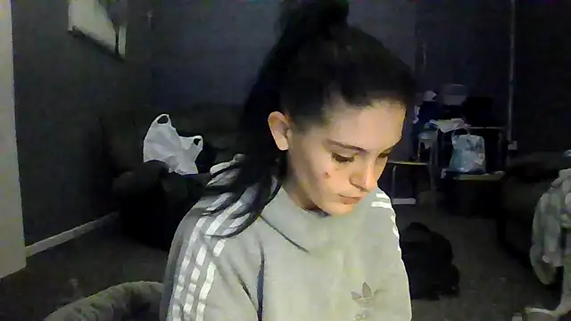 Camwithchlox online show from November 18, 2025, 1:11 am