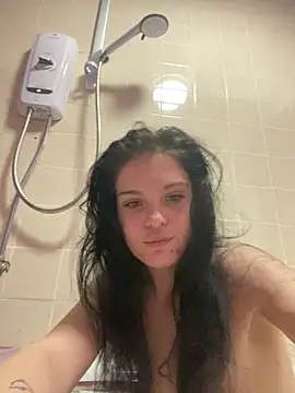 Camwithchlox online show from November 20, 2025, 10:09 pm