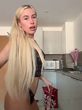 SexySaraxxoo online show from May 26, 2026, 10:44 am