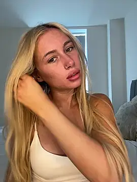 SexySaraxxoo online show from July 22, 2026, 10:40 am