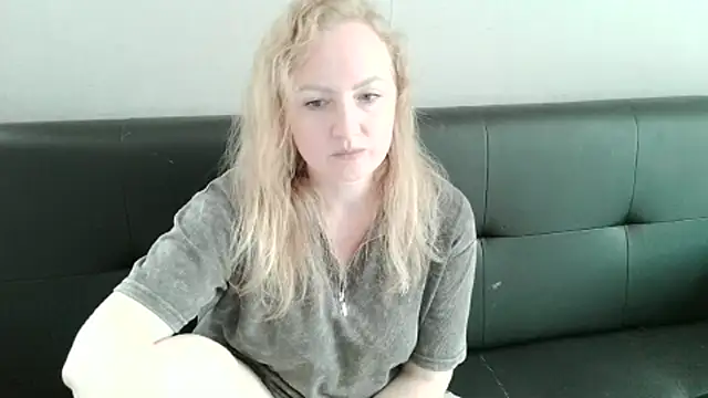 Snapshot of Zaliraa chatting on July 14, 2026, 8:30 am Zaliraa online show from July 14, 2026, 8:30 am